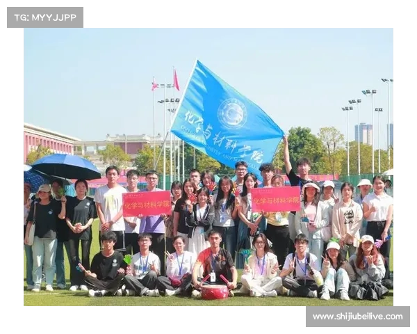 在艰难客场逆转后的昂扬斗志全队需再接再厉奋勇向前