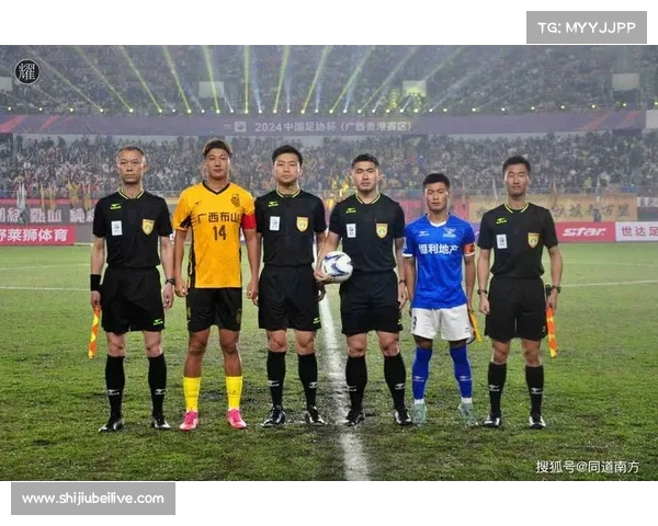 中国女足队长新任首训揭幕 主教练传授经验助力团队成长 中国女足队长新任首训揭幕 主教练传授经验助力团队成长