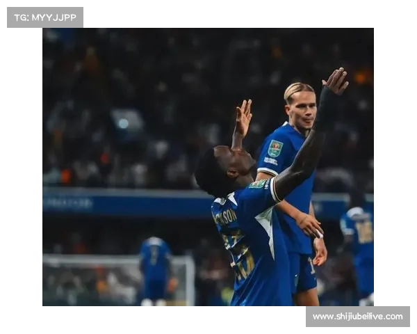 英联杯精彩对决 三球王连场进球助力布莱顿逆袭枪手