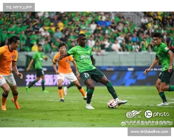 法比奥进球助力国安主场与蓉城激战成平局的精彩瞬间 法比奥进球助力国安主场与蓉城激战成平局的精彩瞬间